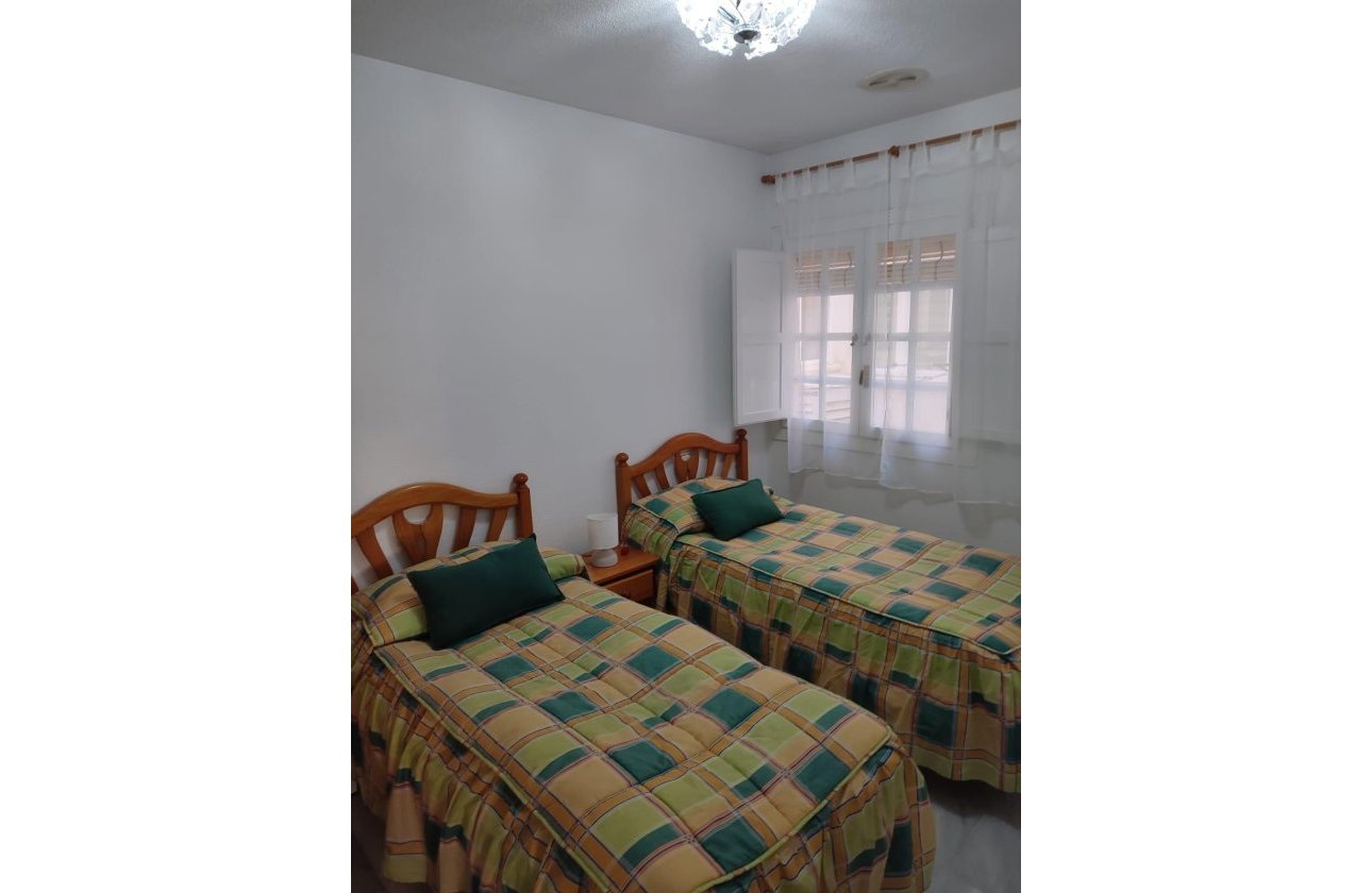Herverkoop - Appartement -
Torrevieja - Los Frutales