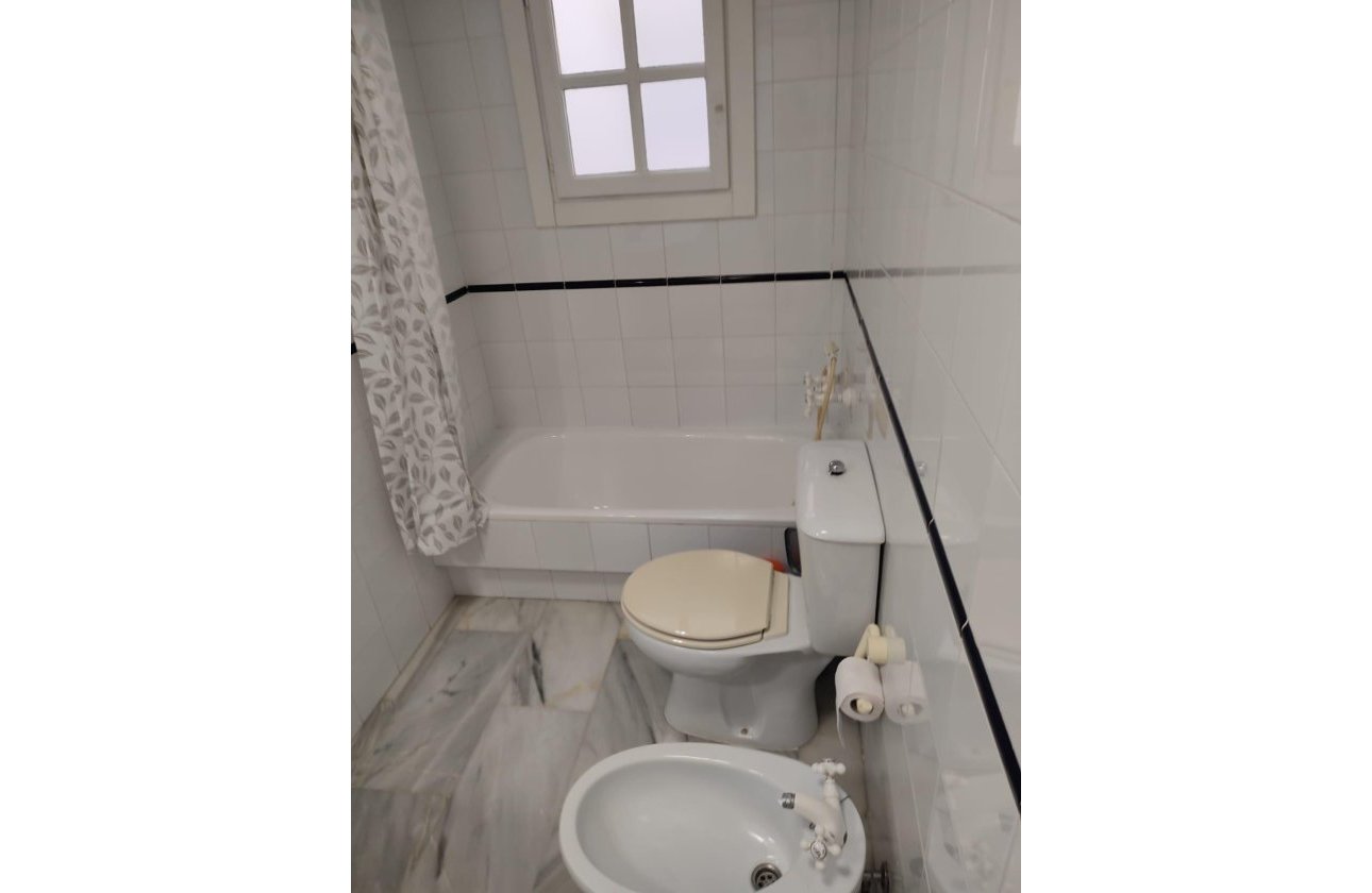Herverkoop - Appartement -
Torrevieja - Los Frutales
