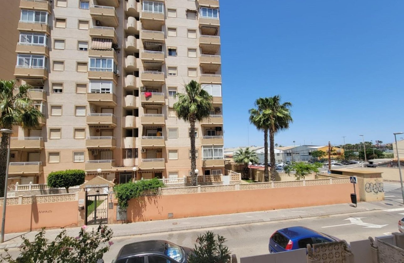 Herverkoop - Appartement -
Torrevieja - Nueva Torrevieja
