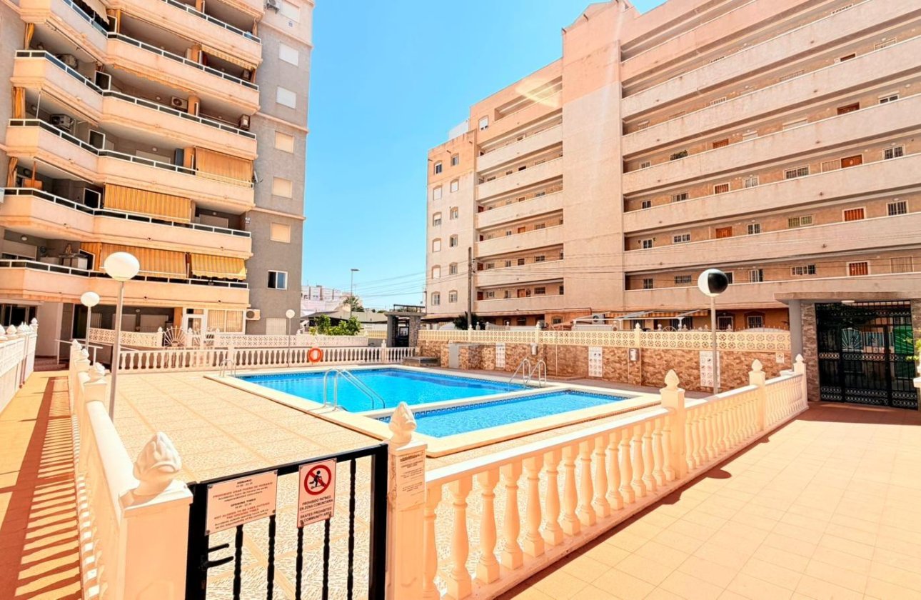 Herverkoop - Appartement -
Torrevieja - Nueva Torrevieja