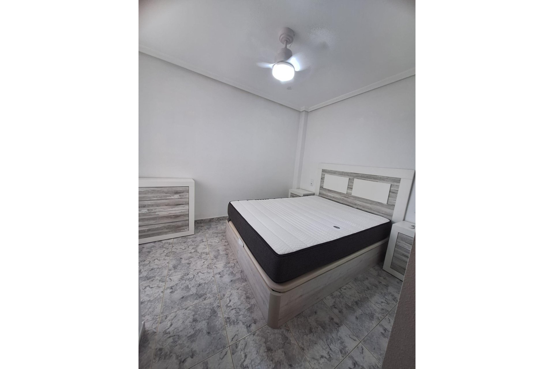 Herverkoop - Appartement -
Torrevieja - Nueva Torrevieja