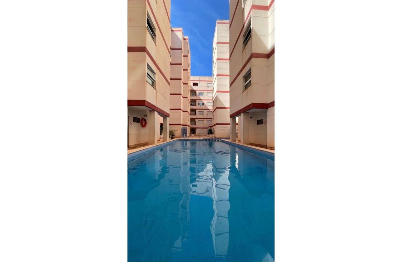 Herverkoop - Appartement -
Torrevieja - PARQUE DE LAS NACIONES