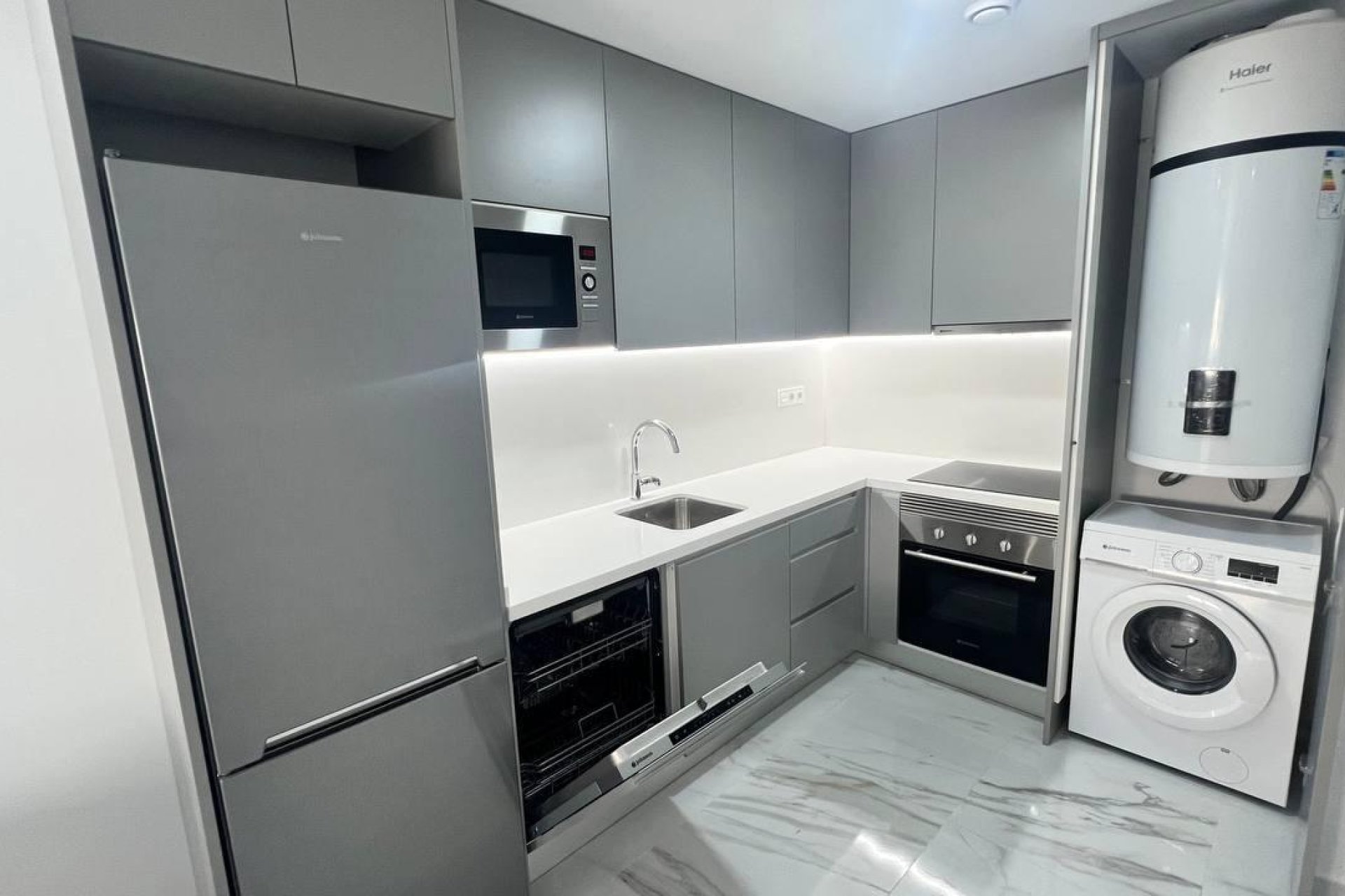 Herverkoop - Appartement -
Torrevieja - PARQUE DE LAS NACIONES