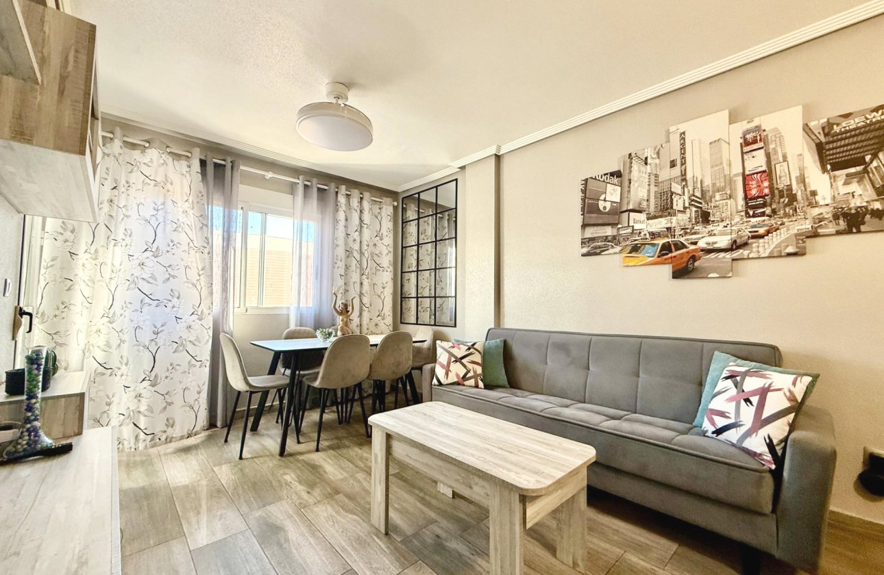 Herverkoop - Appartement -
Torrevieja - PARQUE DE LAS NACIONES