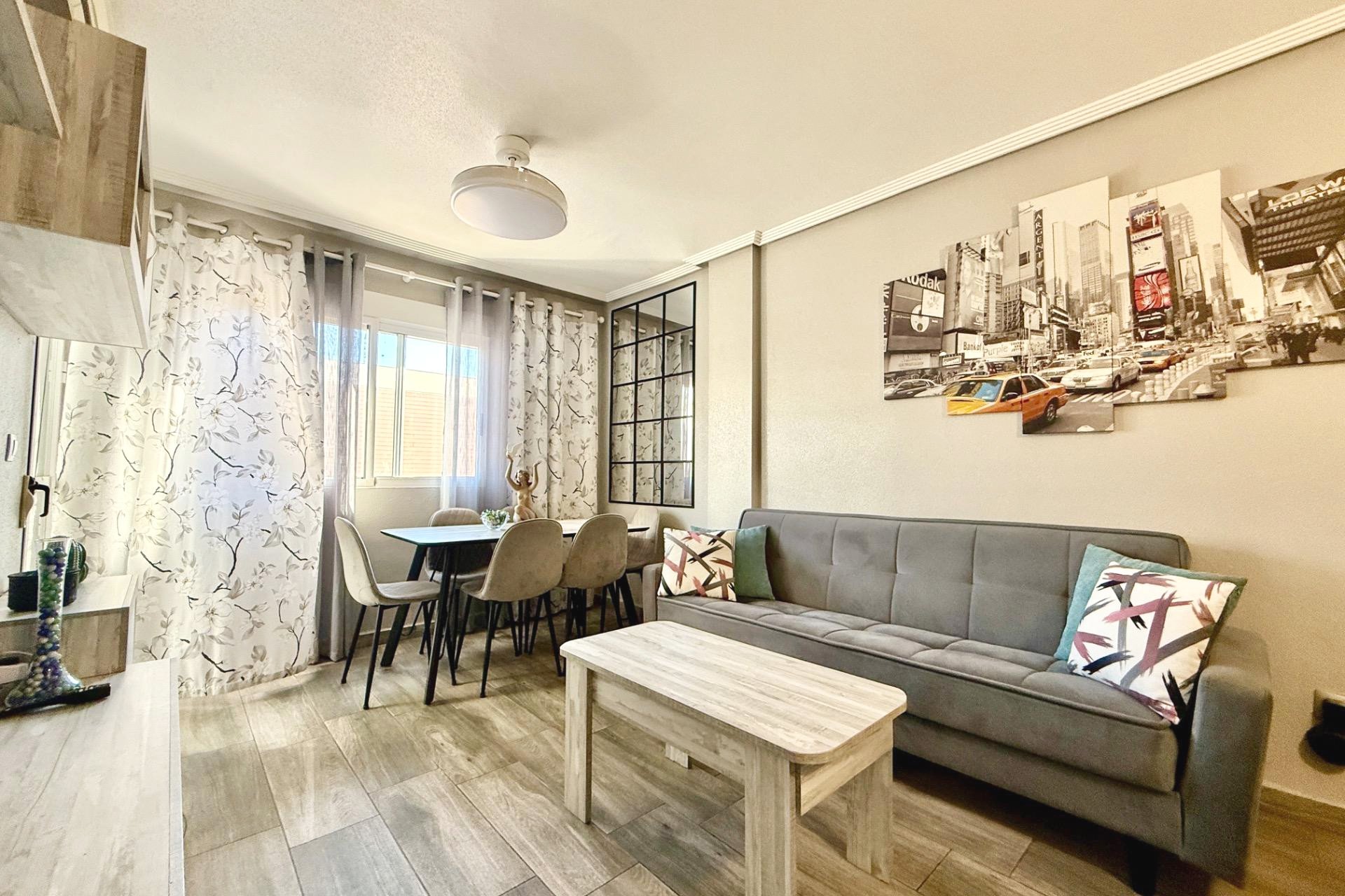 Herverkoop - Appartement -
Torrevieja - PARQUE DE LAS NACIONES