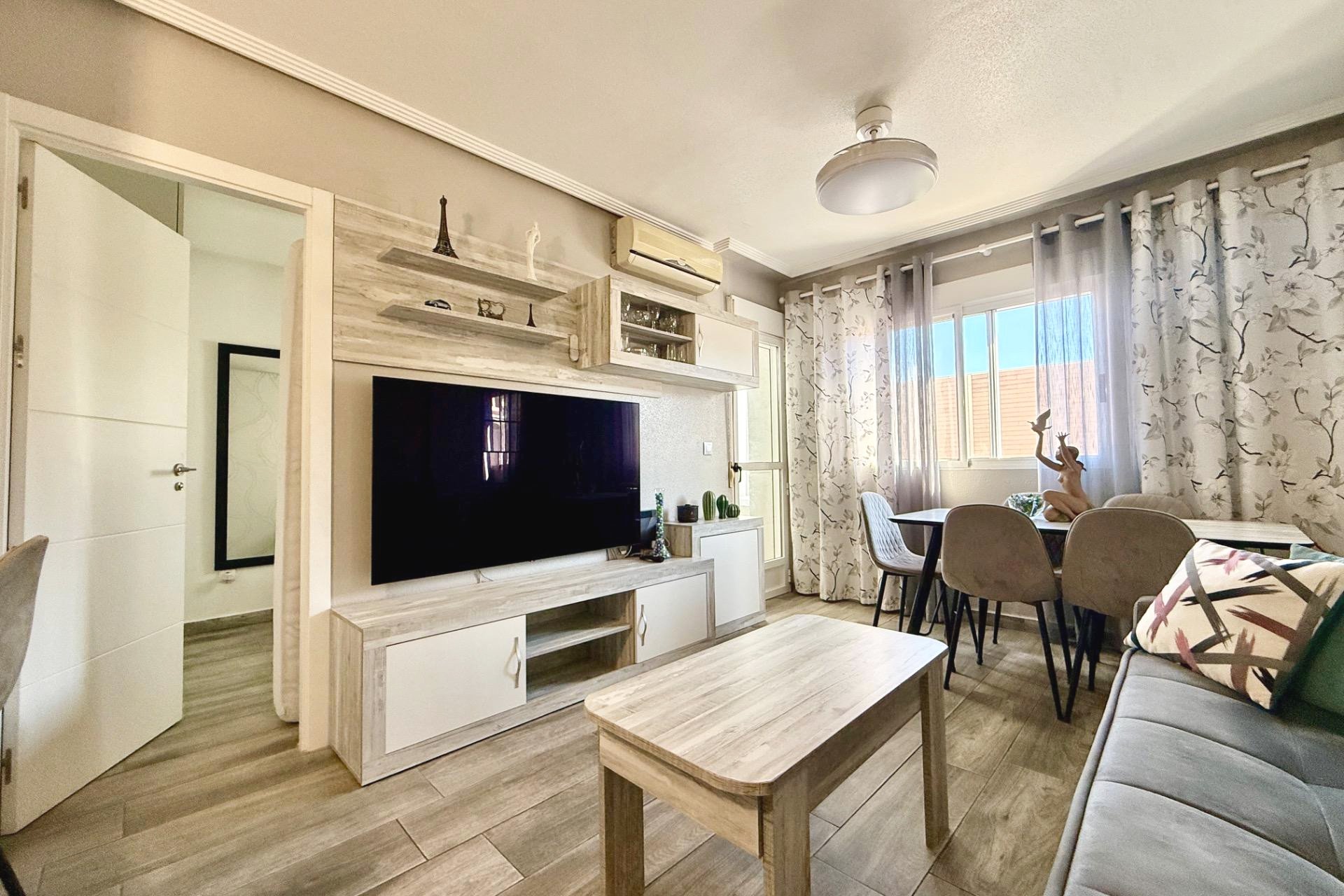 Herverkoop - Appartement -
Torrevieja - PARQUE DE LAS NACIONES