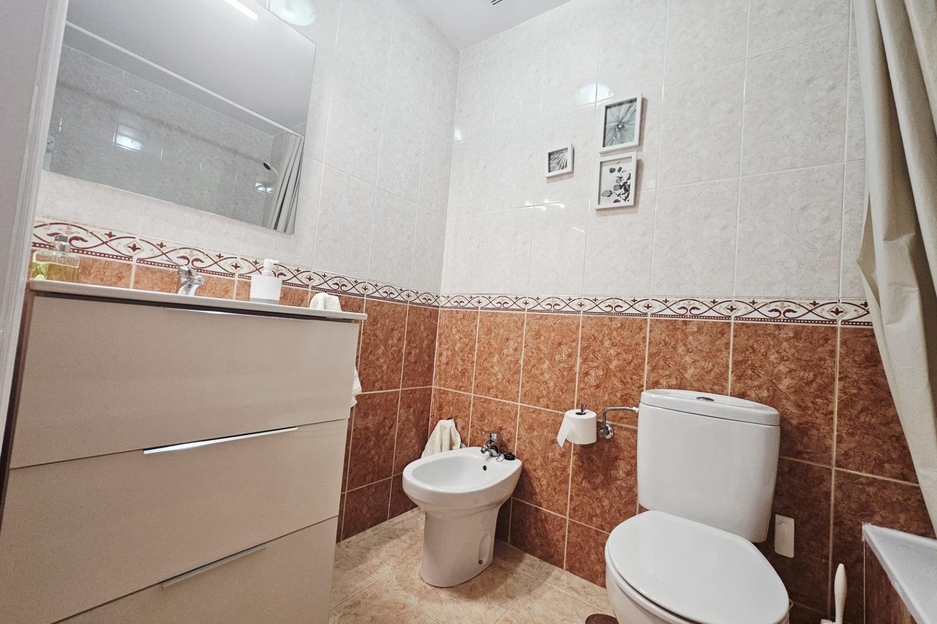 Herverkoop - Appartement -
Torrevieja - PARQUE DE LAS NACIONES