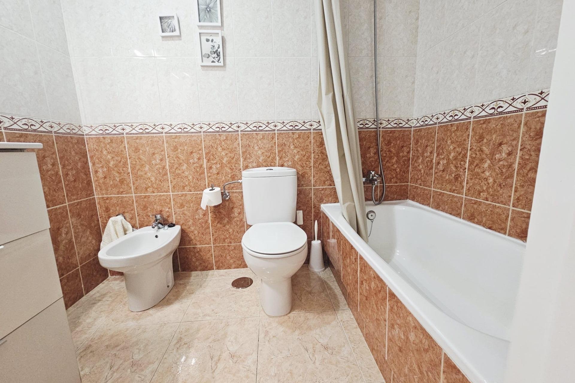 Herverkoop - Appartement -
Torrevieja - PARQUE DE LAS NACIONES