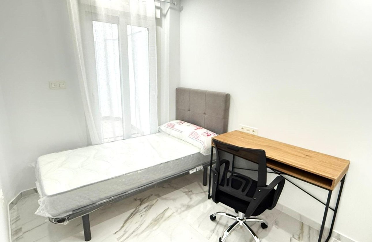 Herverkoop - Appartement -
Torrevieja - PARQUE DE LAS NACIONES