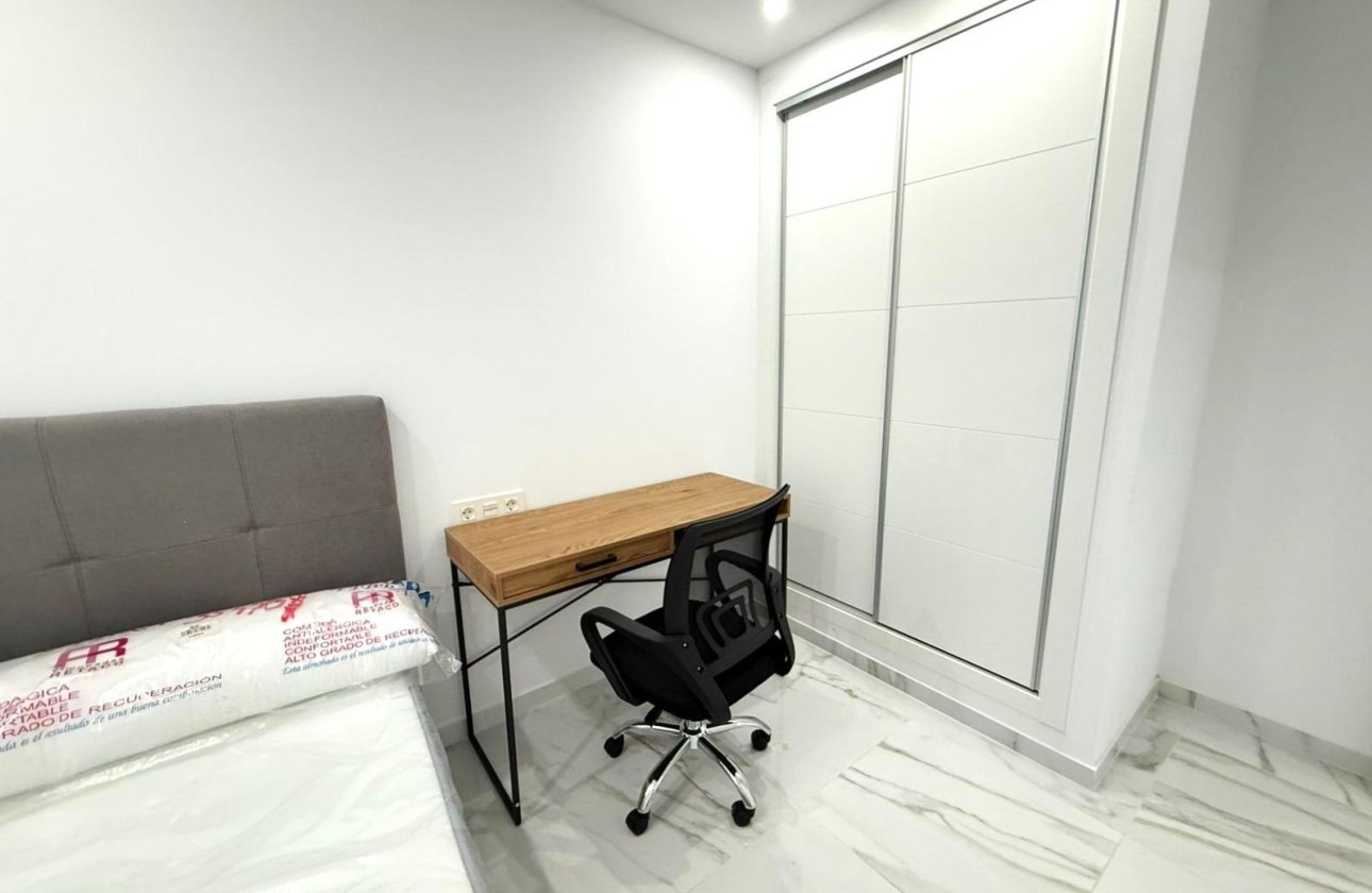 Herverkoop - Appartement -
Torrevieja - PARQUE DE LAS NACIONES