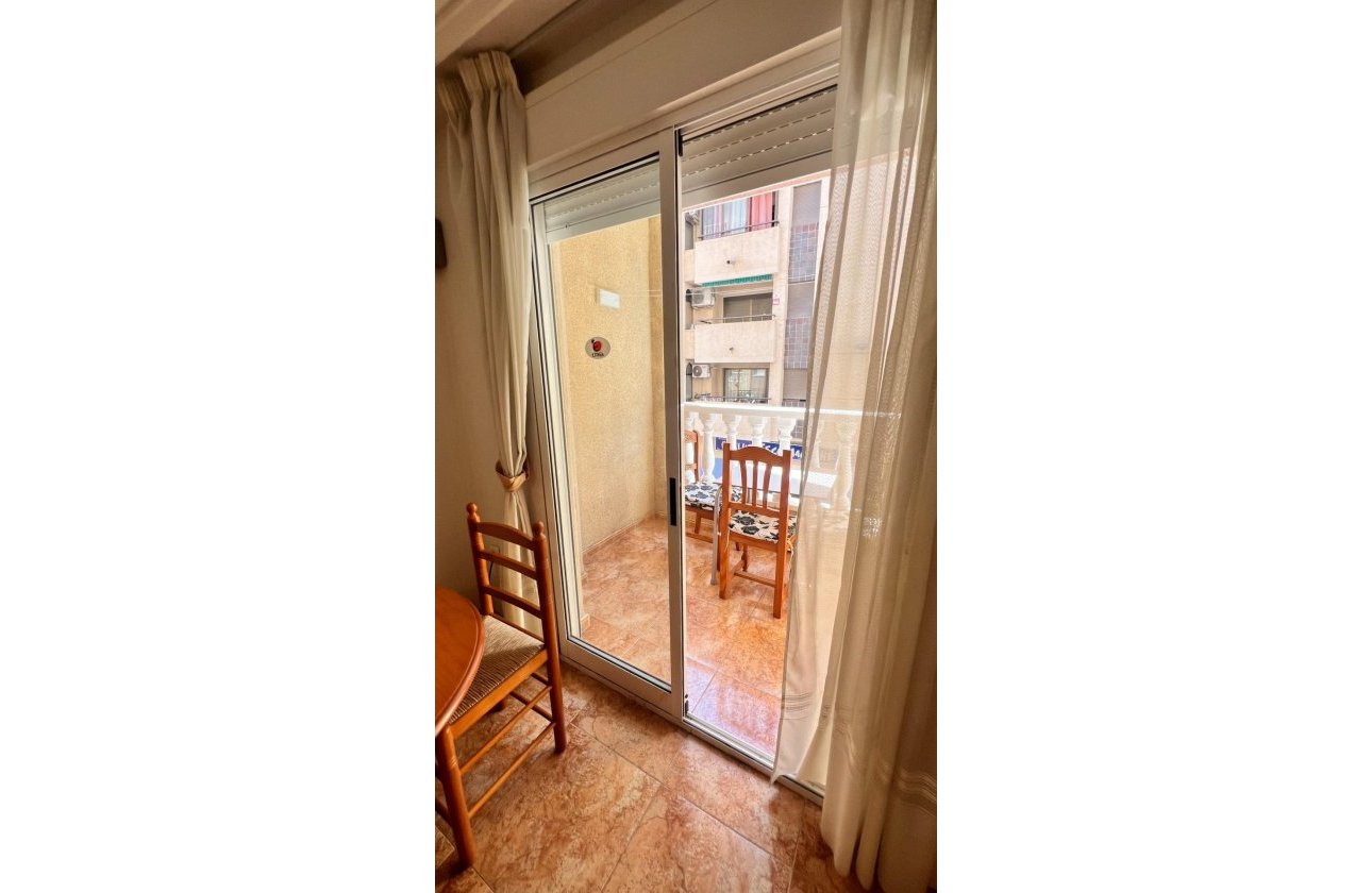 Herverkoop - Appartement -
Torrevieja - PARQUE DE LAS NACIONES