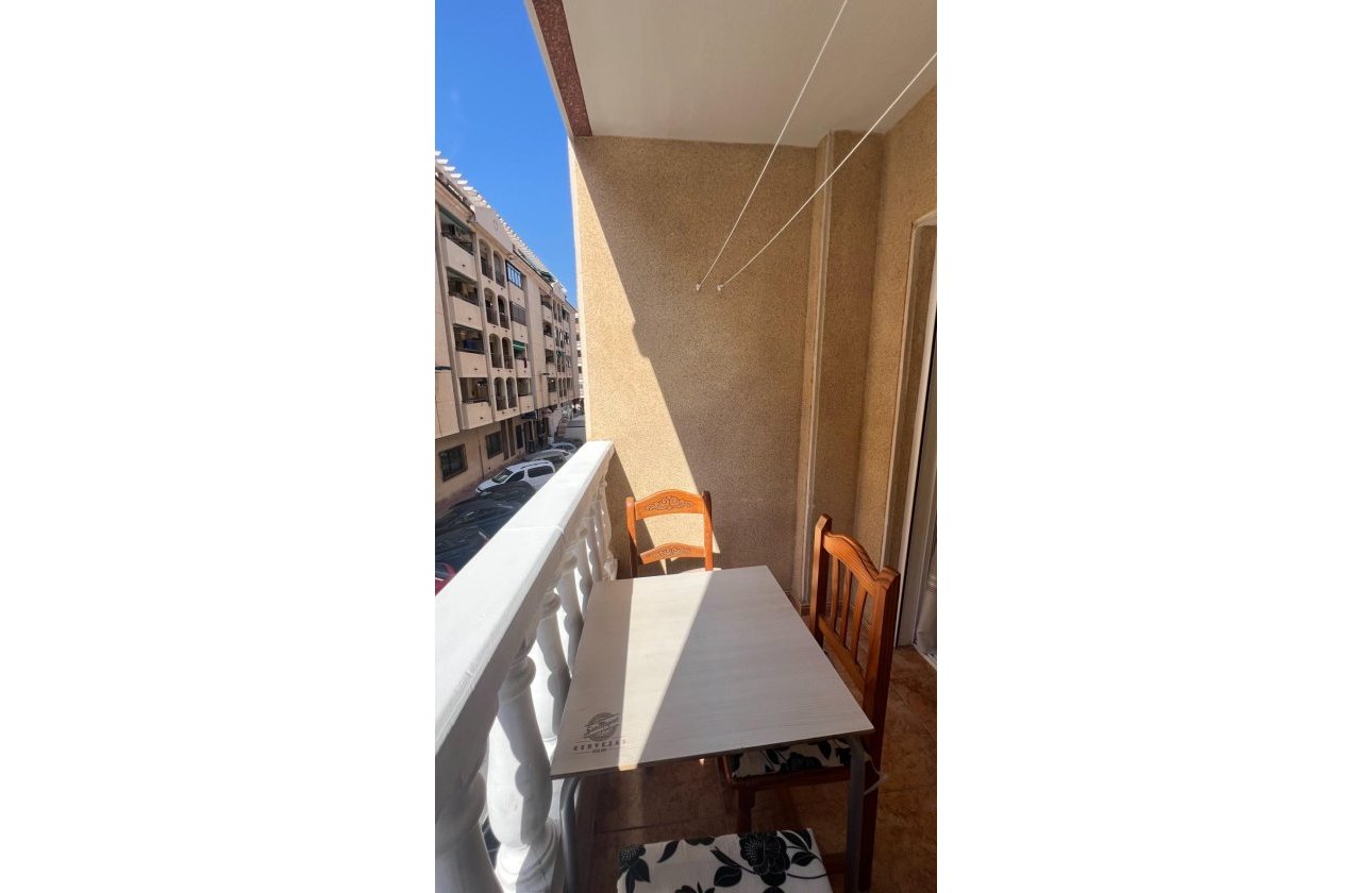 Herverkoop - Appartement -
Torrevieja - PARQUE DE LAS NACIONES