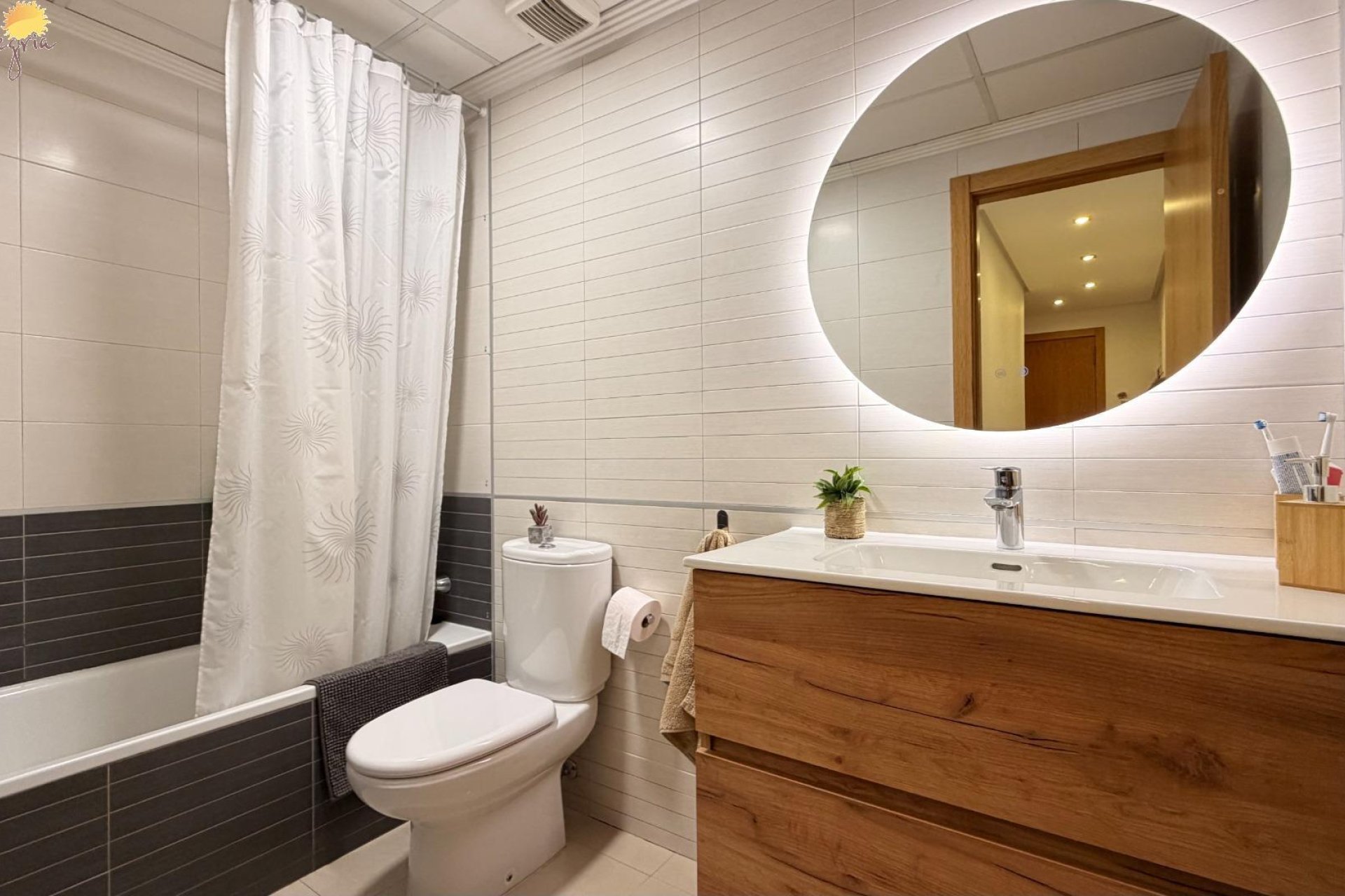 Herverkoop - Appartement -
Torrevieja - PARQUE DE LAS NACIONES