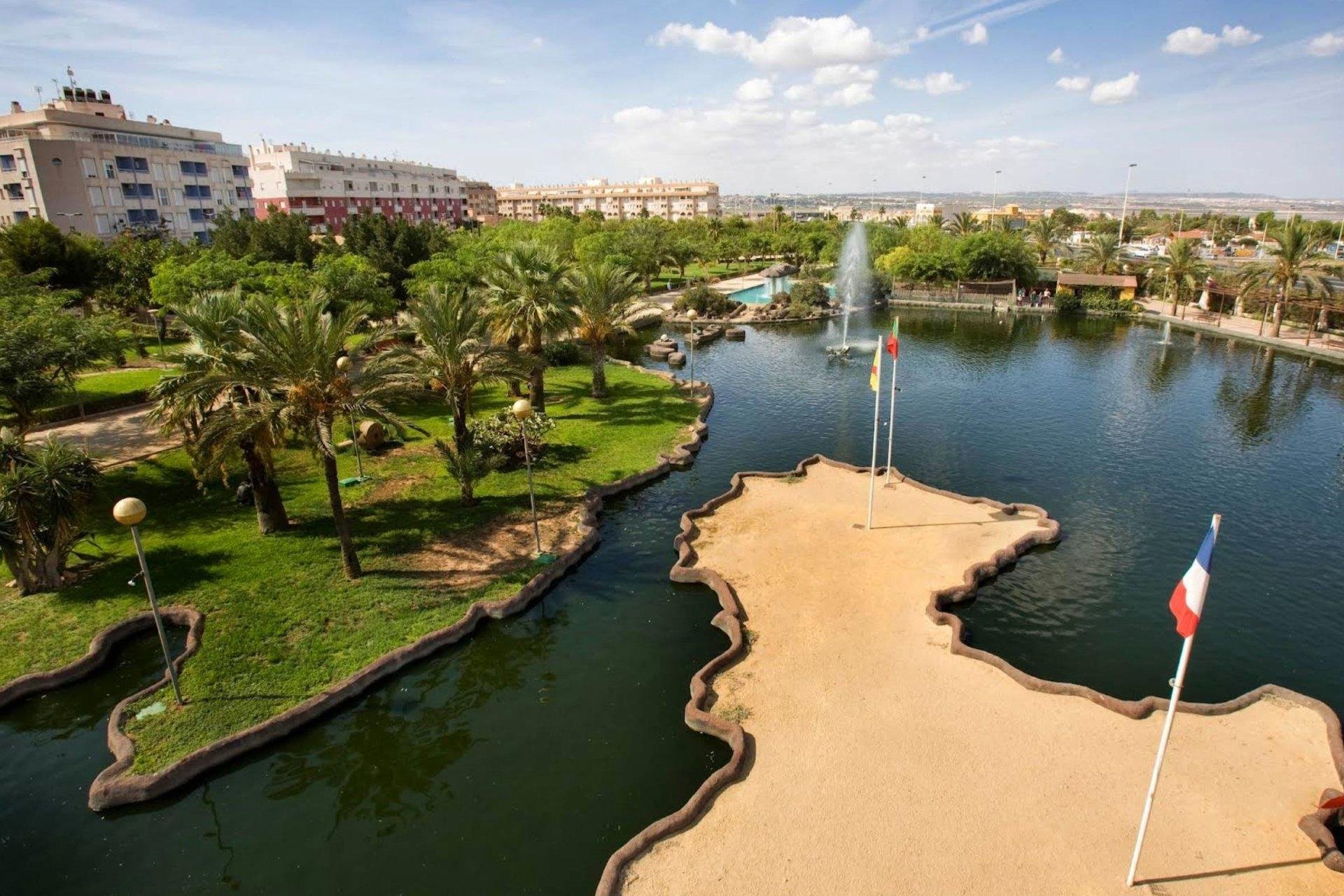 Herverkoop - Appartement -
Torrevieja - PARQUE DE LAS NACIONES