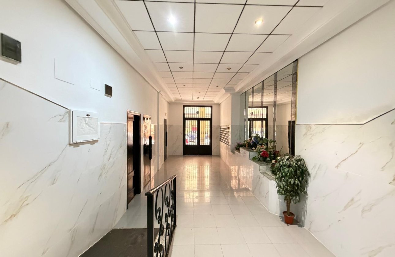 Herverkoop - Appartement -
Torrevieja - PARQUE DE LAS NACIONES