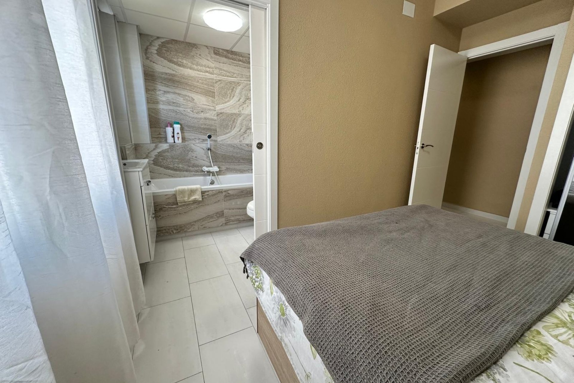 Herverkoop - Appartement -
Torrevieja - Paseo Maritimo