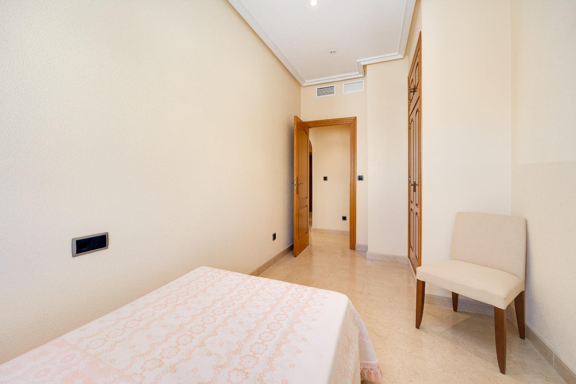 Herverkoop - Appartement -
Torrevieja - Paseo Maritimo