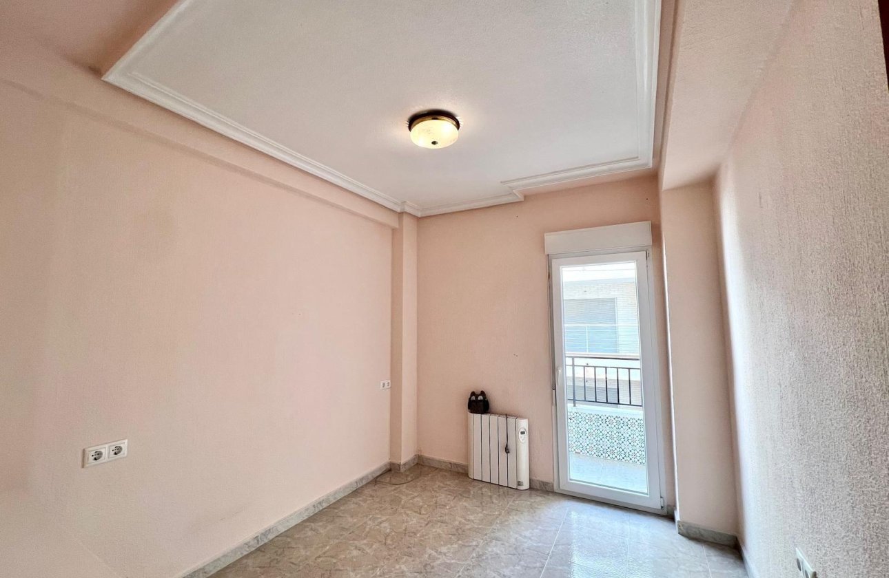 Herverkoop - Appartement -
Torrevieja - Paseo Maritimo