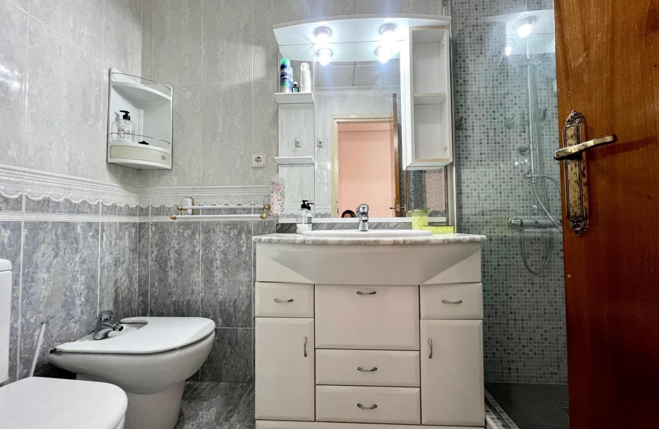 Herverkoop - Appartement -
Torrevieja - Paseo Maritimo