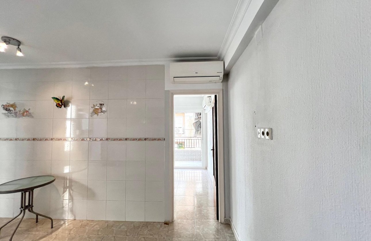 Herverkoop - Appartement -
Torrevieja - Paseo Maritimo