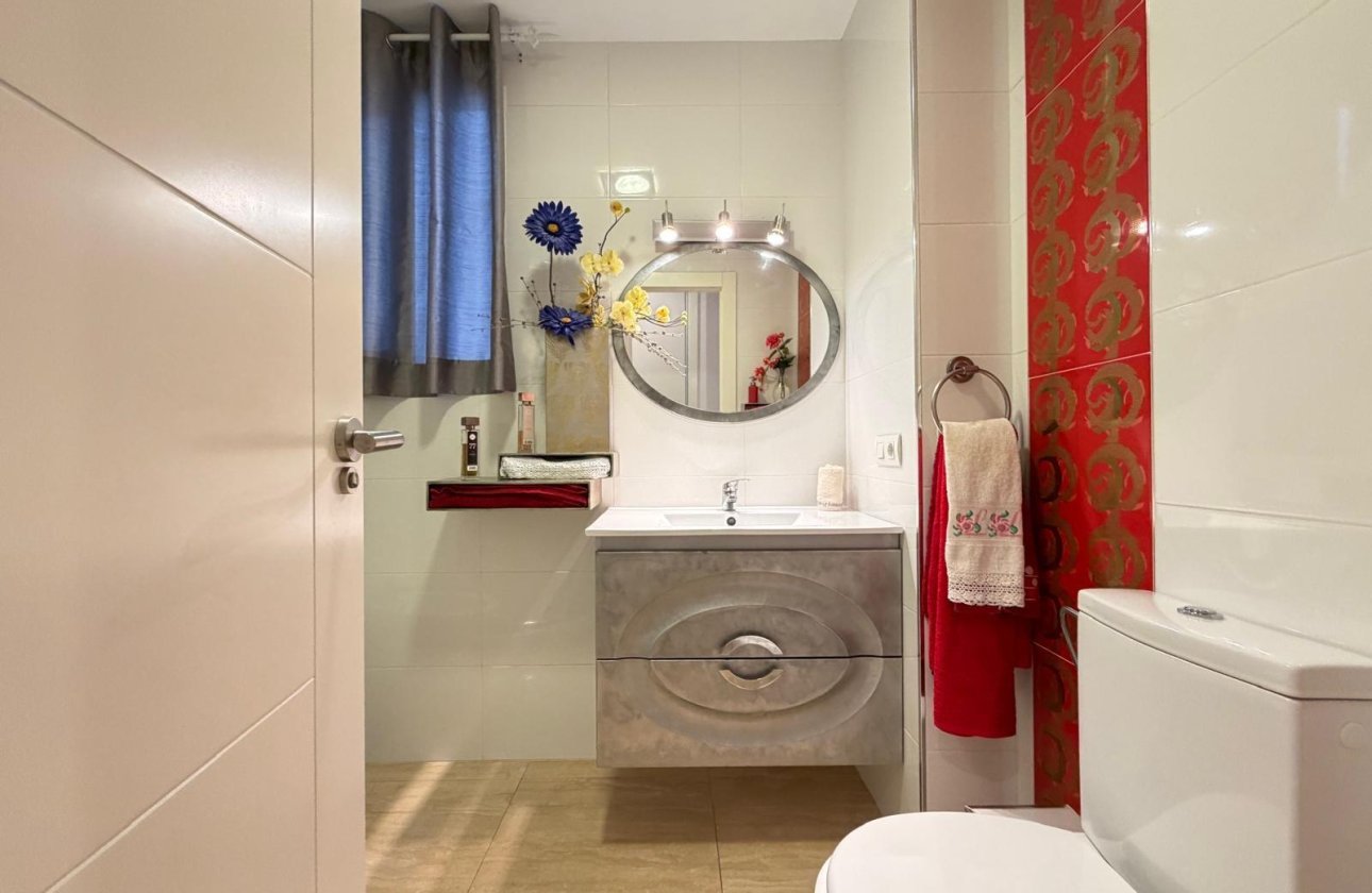 Herverkoop - Appartement -
Torrevieja - Paseo Maritimo