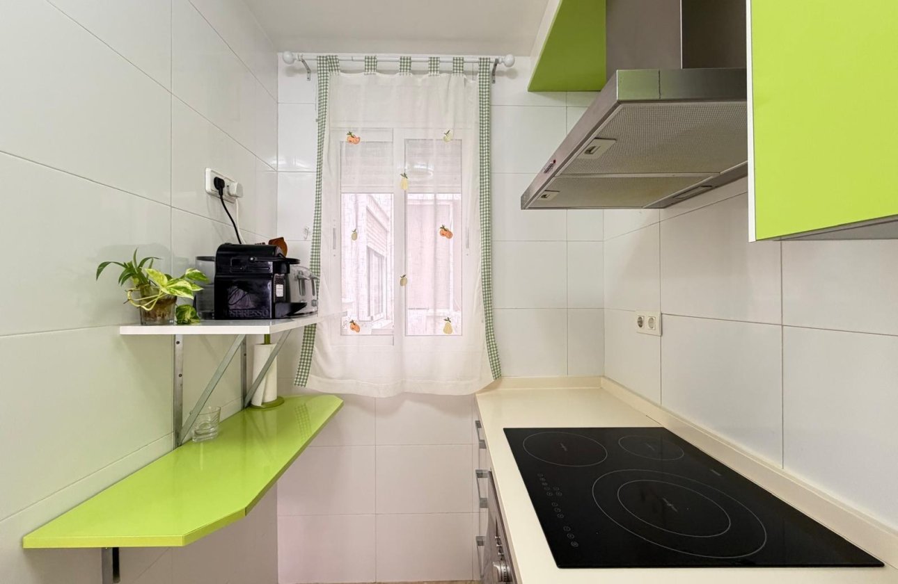 Herverkoop - Appartement -
Torrevieja - Paseo Maritimo