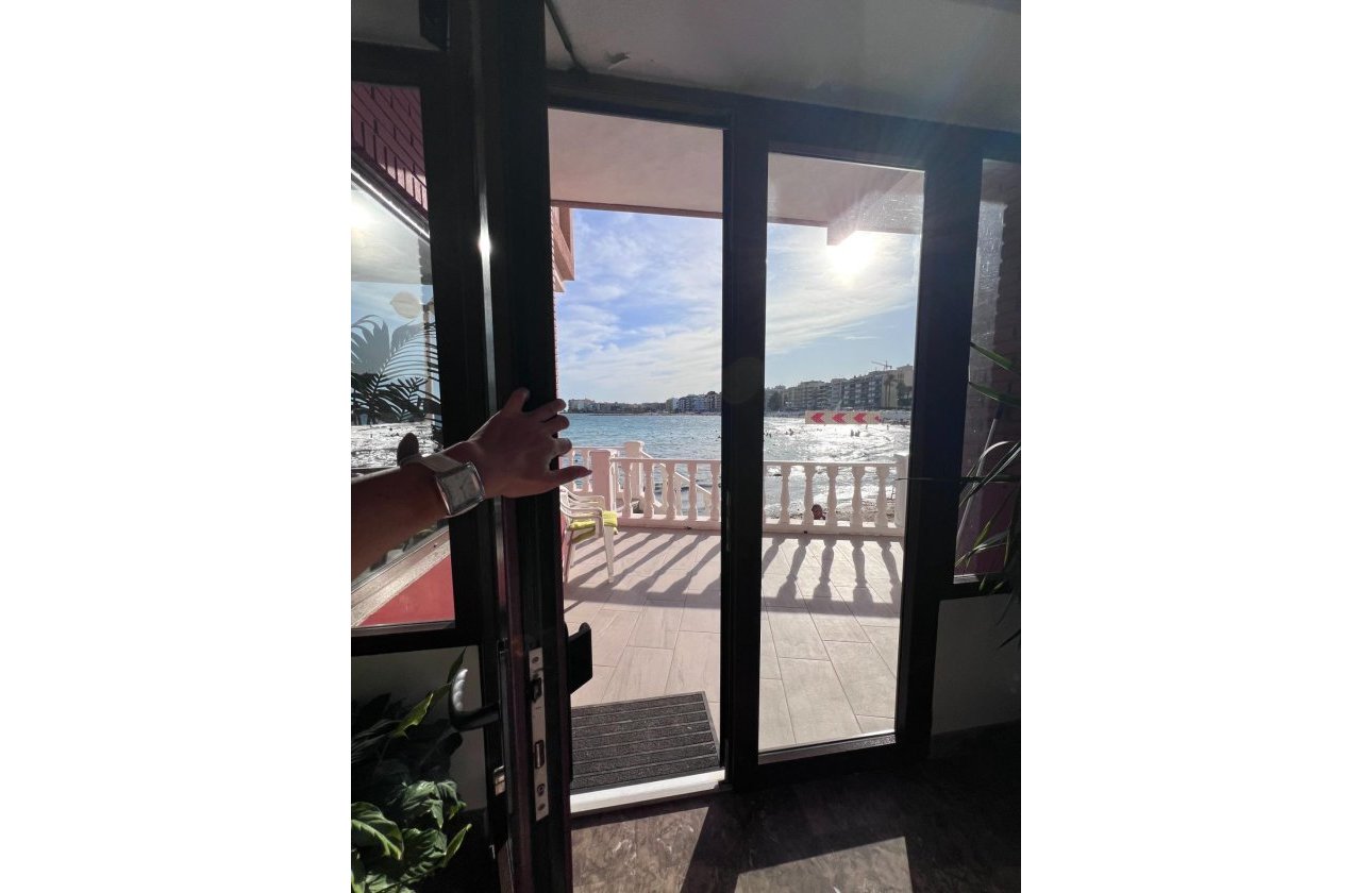 Herverkoop - Appartement -
Torrevieja - Playa de los Locos