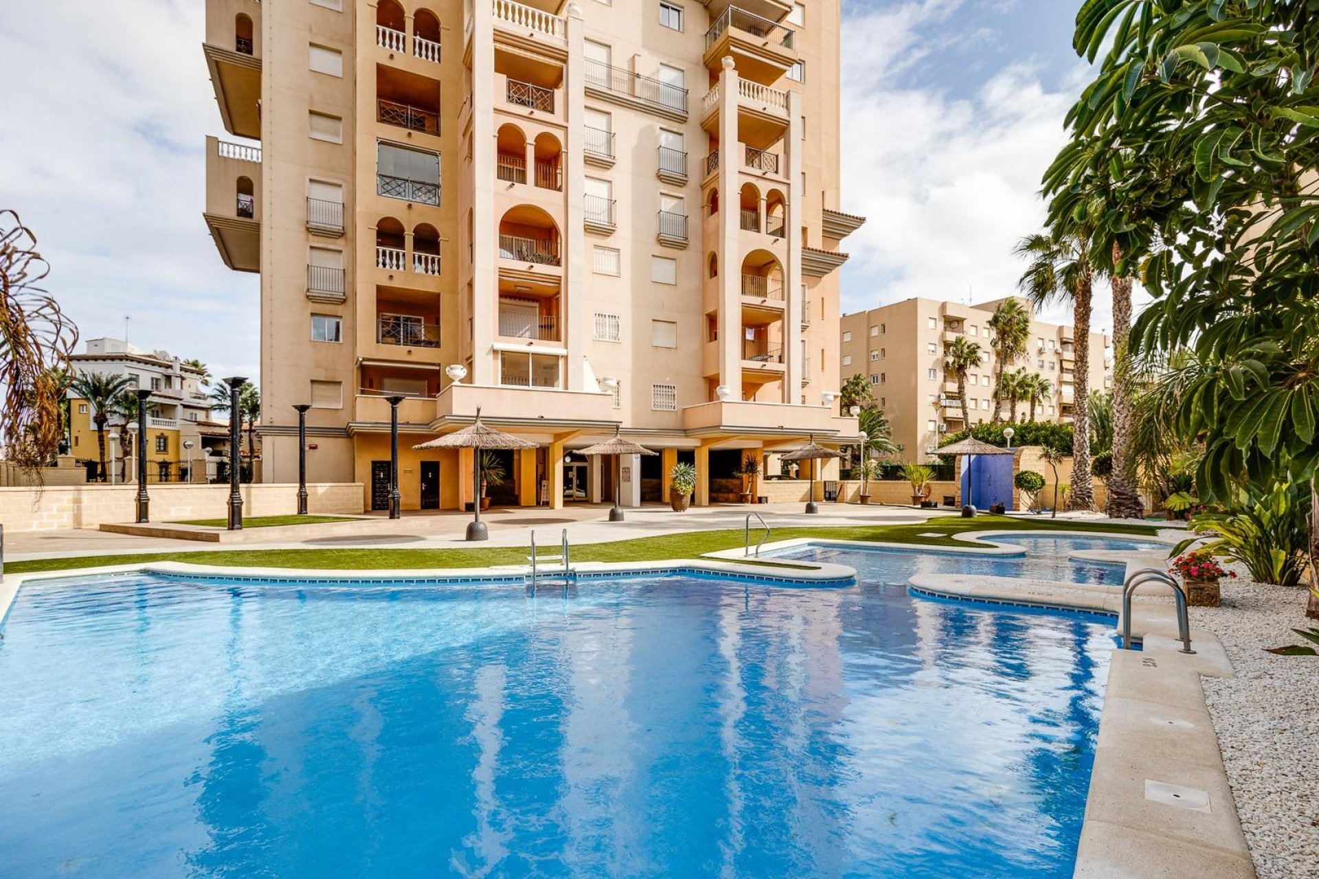 Herverkoop - Appartement -
Torrevieja - Playa de los Locos