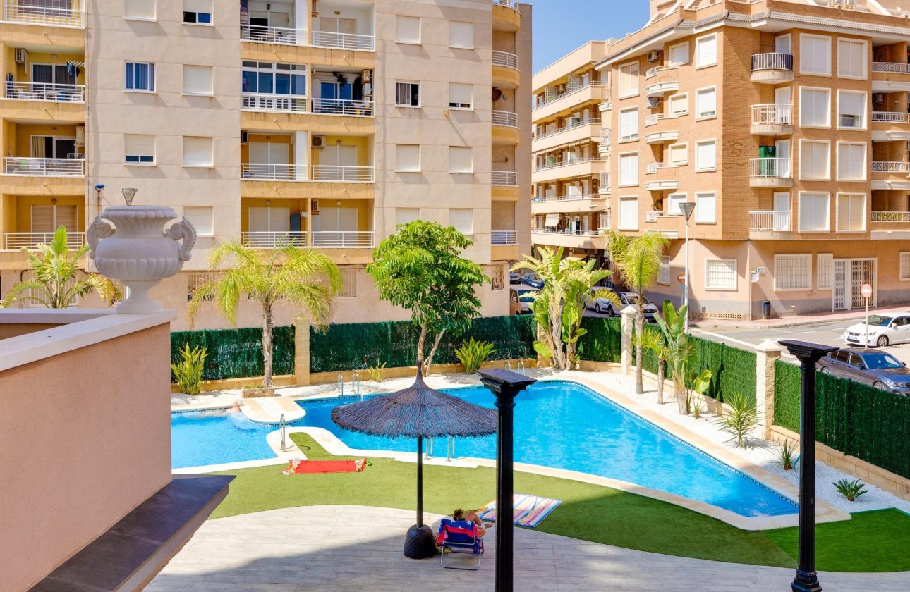 Herverkoop - Appartement -
Torrevieja - Playa de los Locos