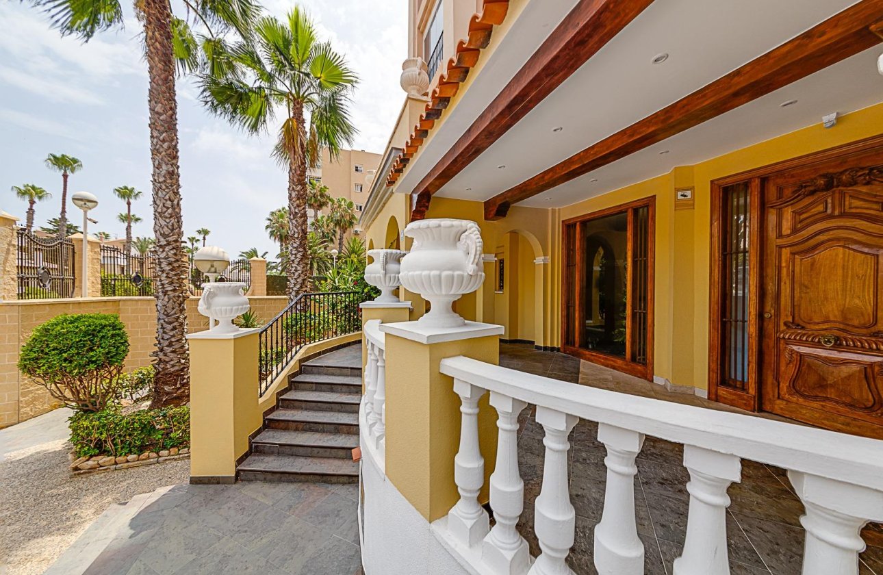 Herverkoop - Appartement -
Torrevieja - Playa de los Locos