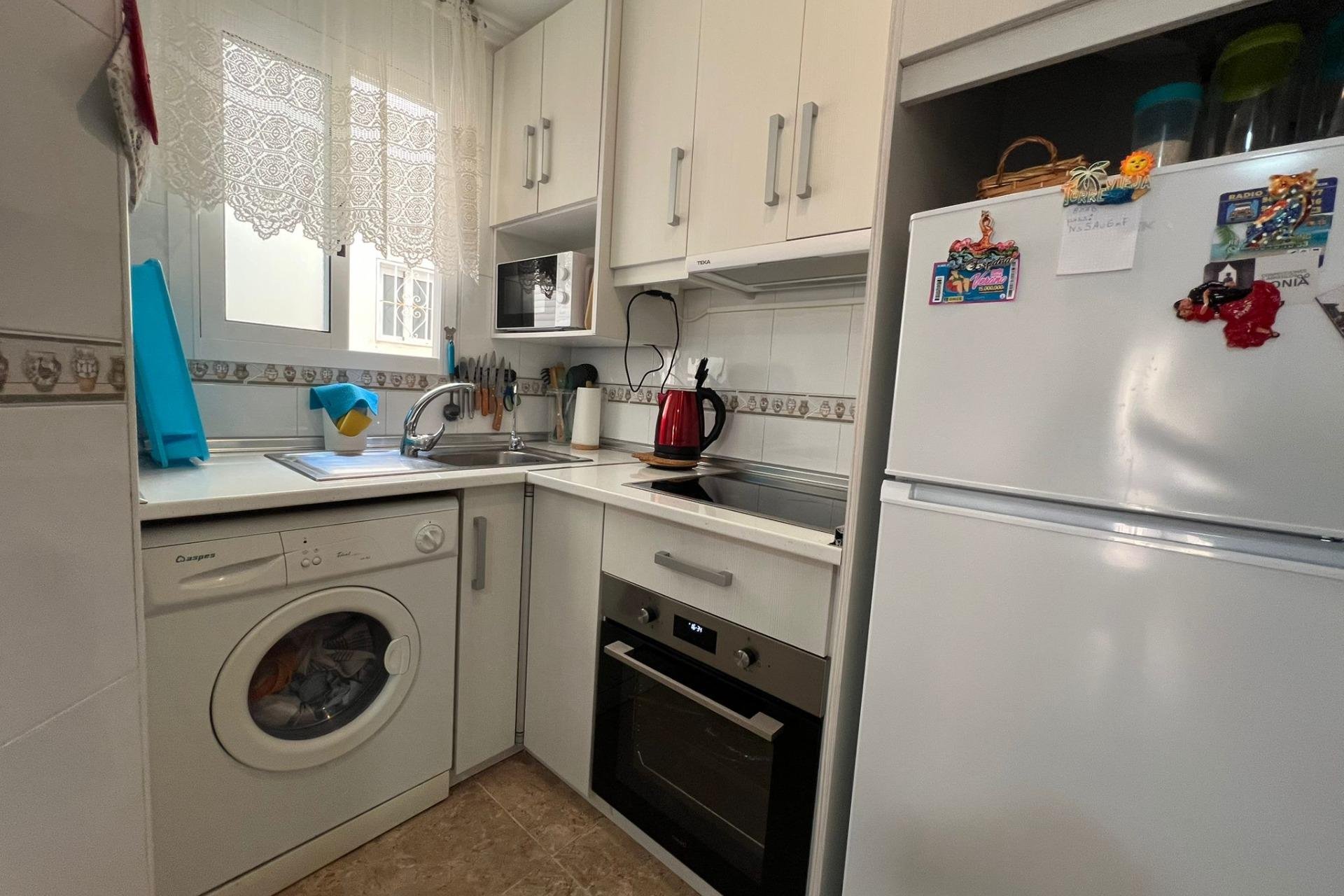 Herverkoop - Appartement -
Torrevieja - Playa de los Locos