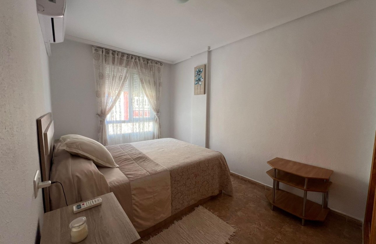 Herverkoop - Appartement -
Torrevieja - Playa de los Locos