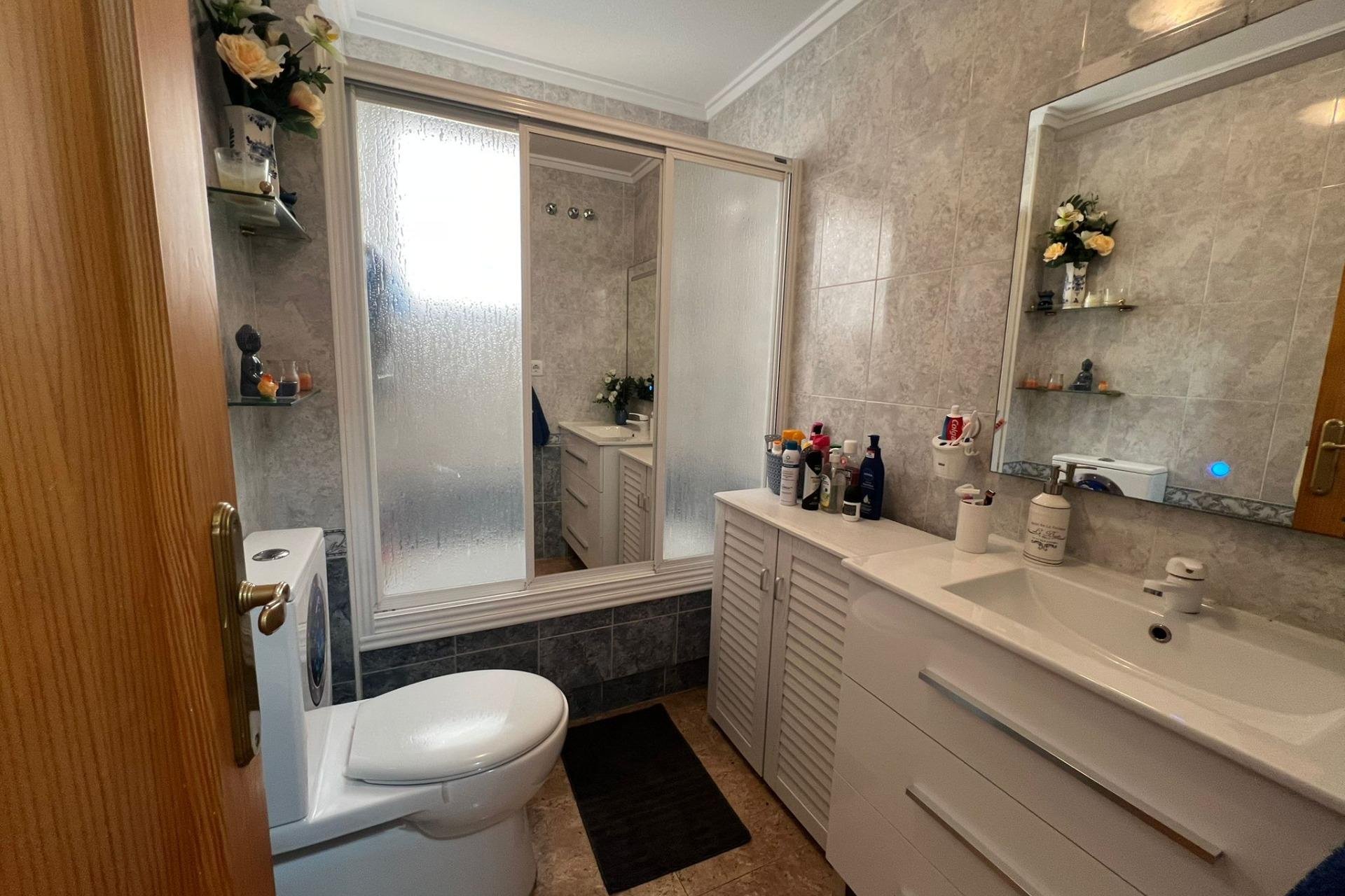 Herverkoop - Appartement -
Torrevieja - Playa de los Locos