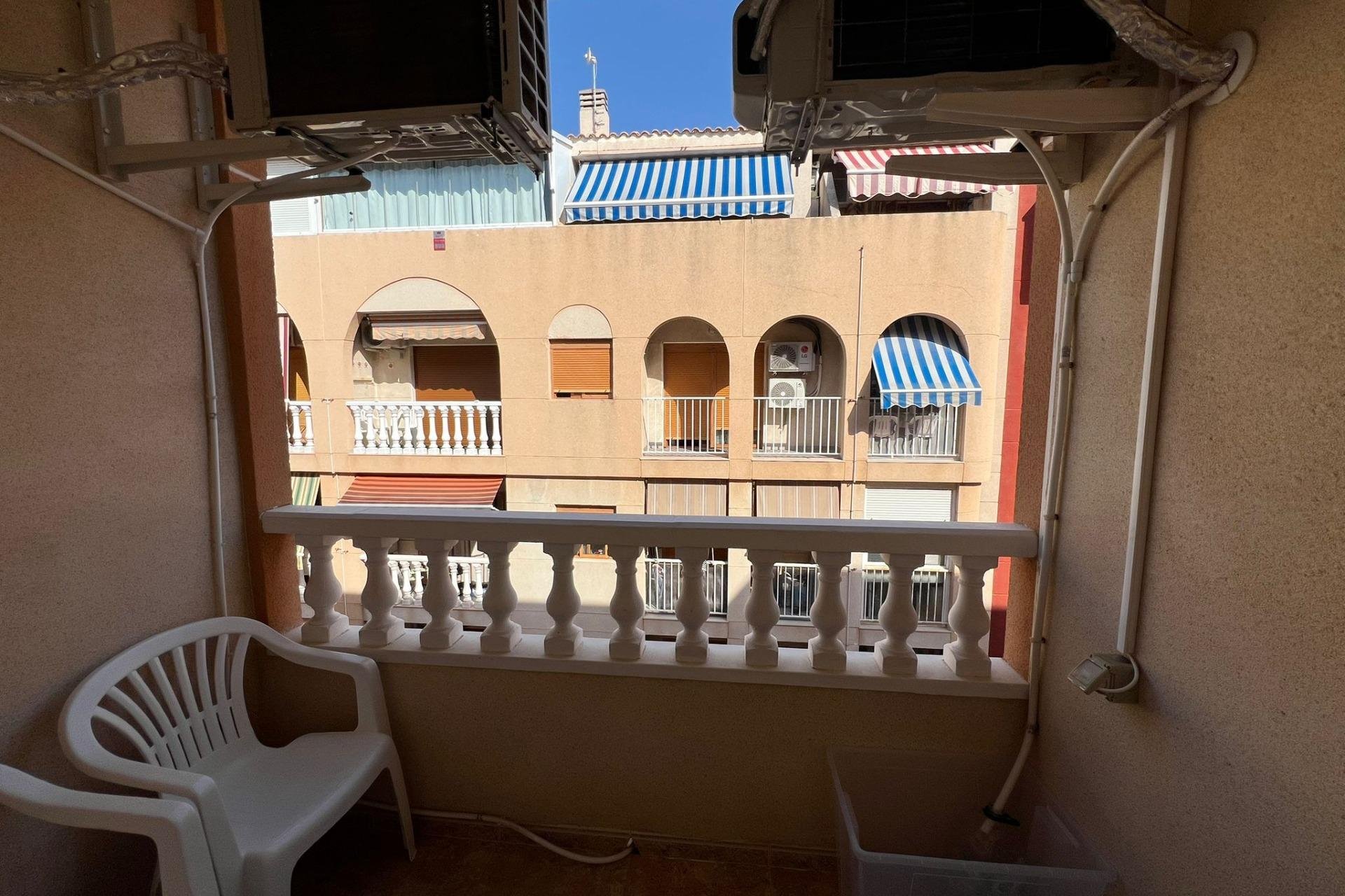 Herverkoop - Appartement -
Torrevieja - Playa de los Locos