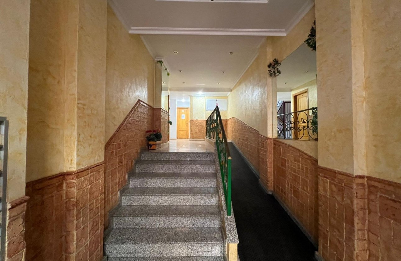 Herverkoop - Appartement -
Torrevieja - Playa de los Locos