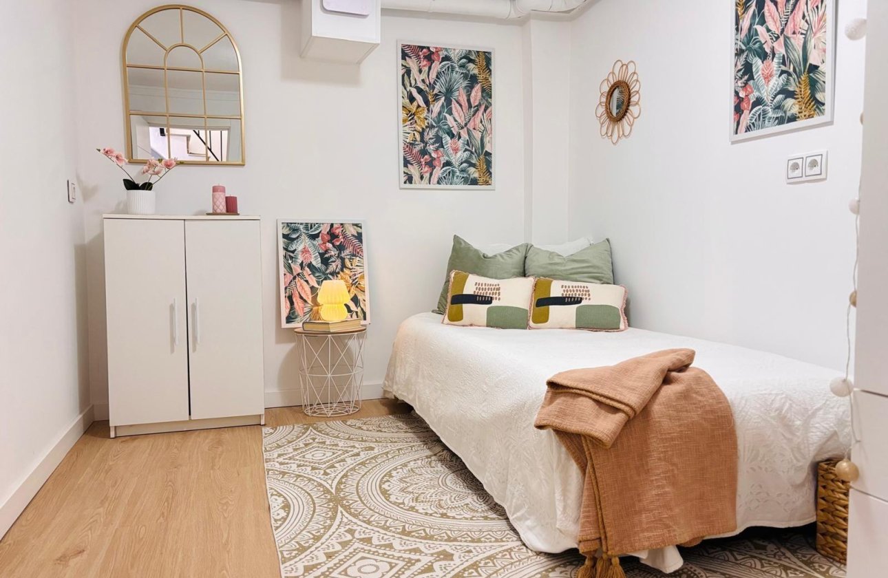 Herverkoop - Appartement -
Torrevieja - Playa de los Locos