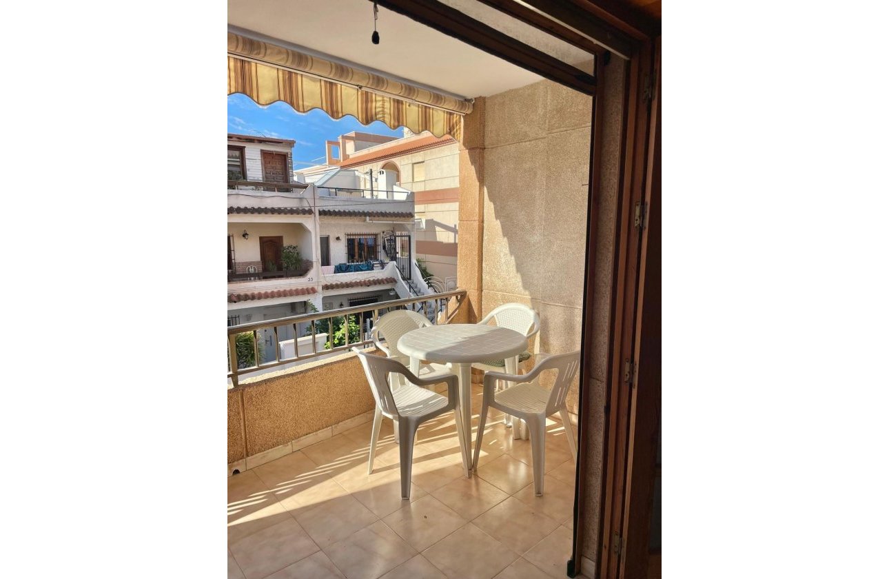 Herverkoop - Appartement -
Torrevieja - Playa de los Locos