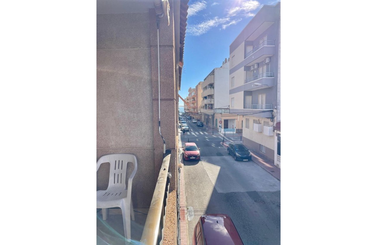 Herverkoop - Appartement -
Torrevieja - Playa de los Locos