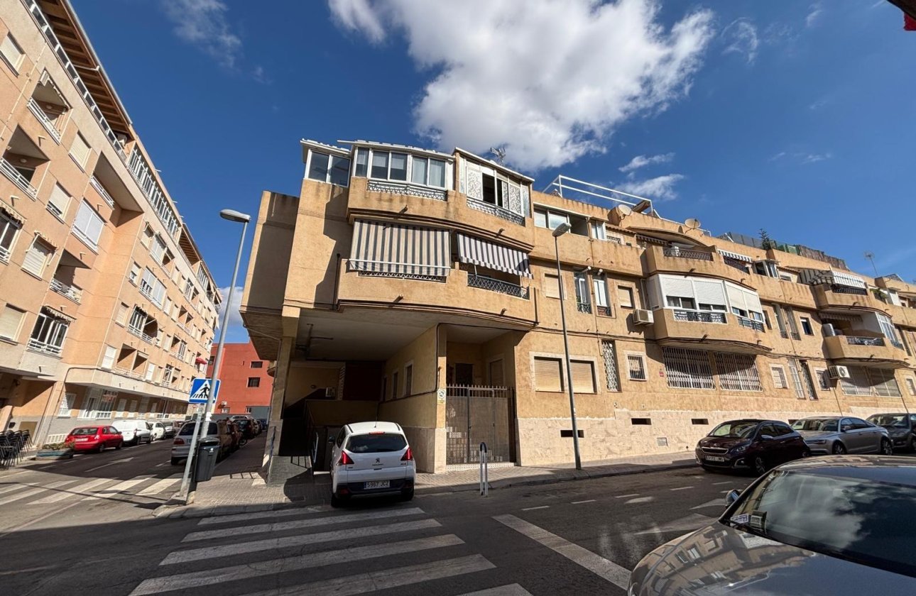 Herverkoop - Appartement -
Torrevieja - Playa de los Locos