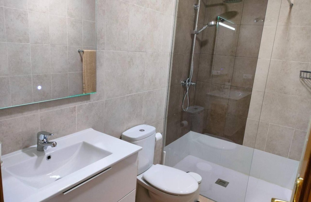 Herverkoop - Appartement -
Torrevieja - Playa de los Locos