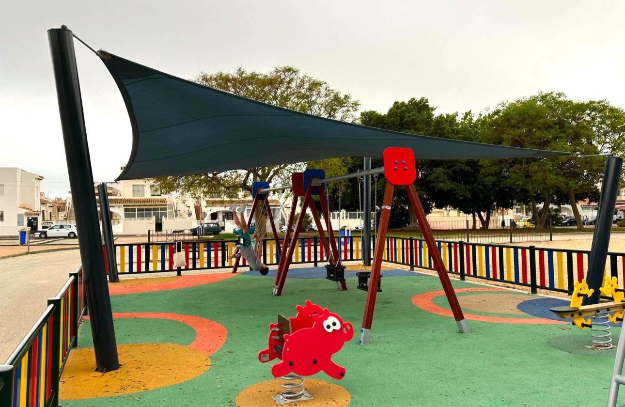 Herverkoop - Appartement -
Torrevieja - Playa de los Locos