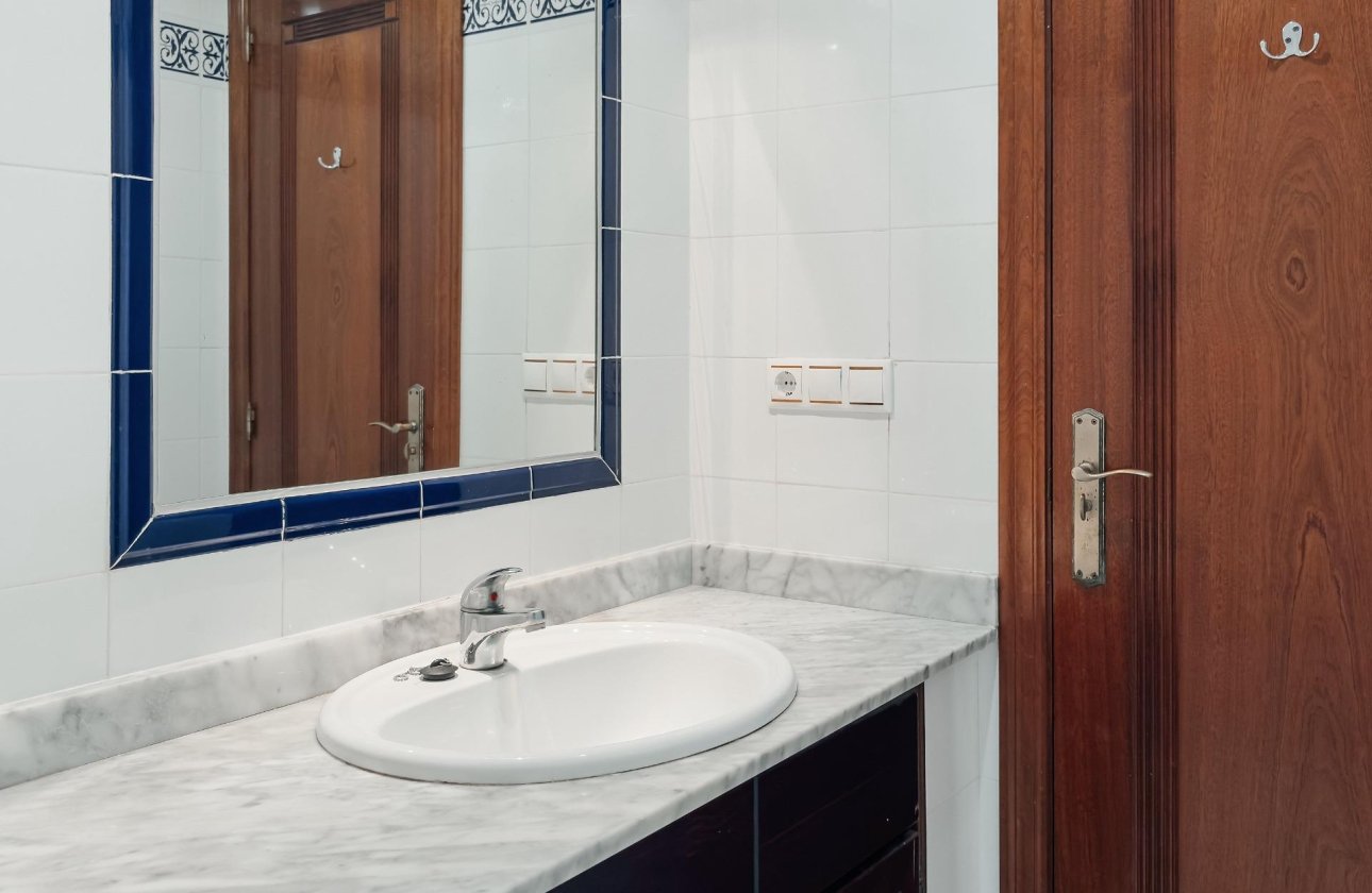 Herverkoop - Appartement -
Torrevieja - Playa de los Locos