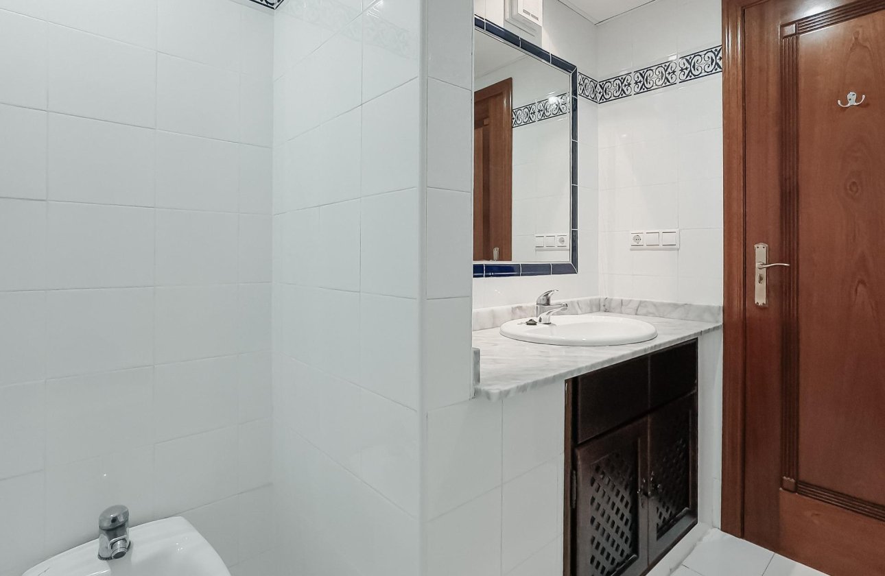 Herverkoop - Appartement -
Torrevieja - Playa de los Locos