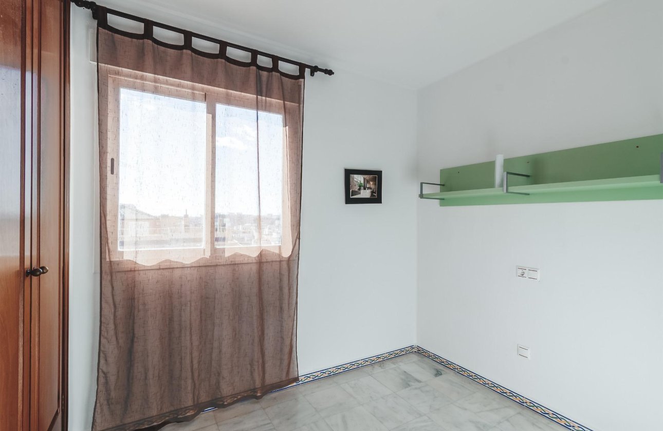 Herverkoop - Appartement -
Torrevieja - Playa de los Locos