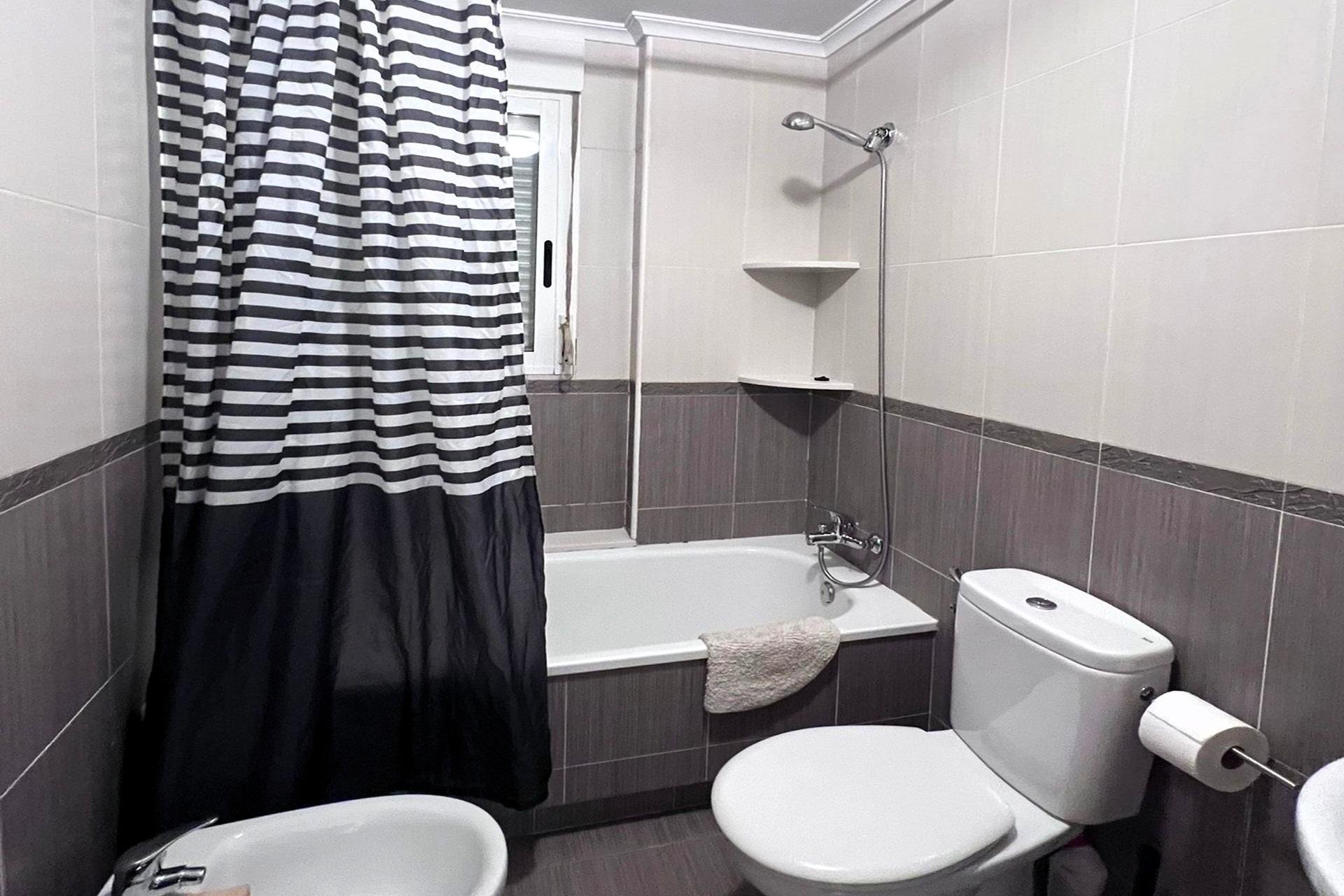 Herverkoop - Appartement -
Torrevieja - Playa de los Locos