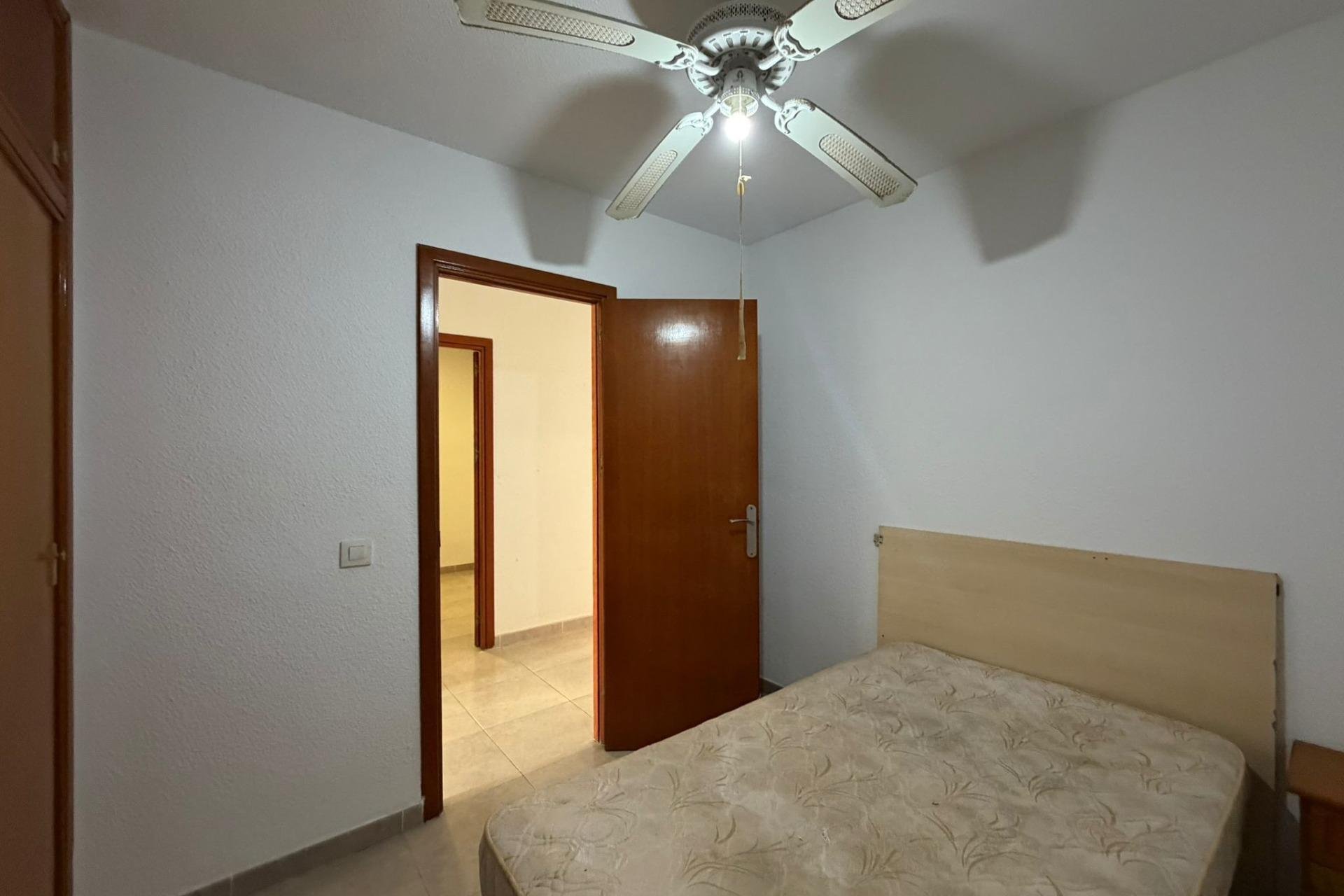 Herverkoop - Appartement -
Torrevieja - Playa de los Locos