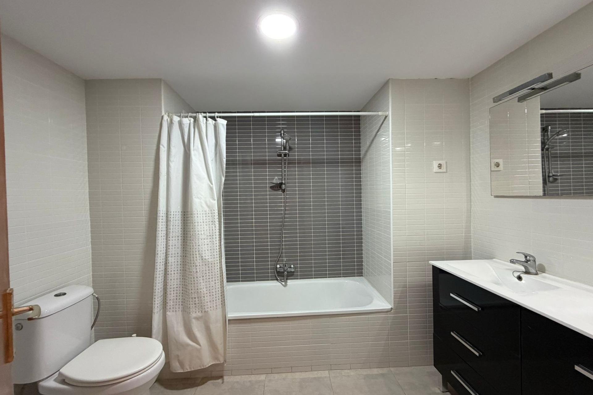 Herverkoop - Appartement -
Torrevieja - Playa de los Locos