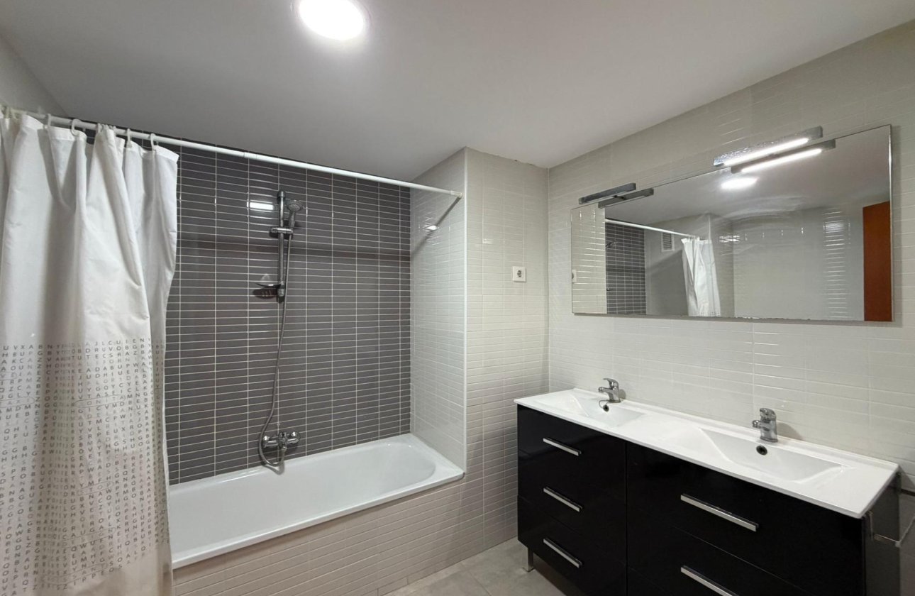 Herverkoop - Appartement -
Torrevieja - Playa de los Locos