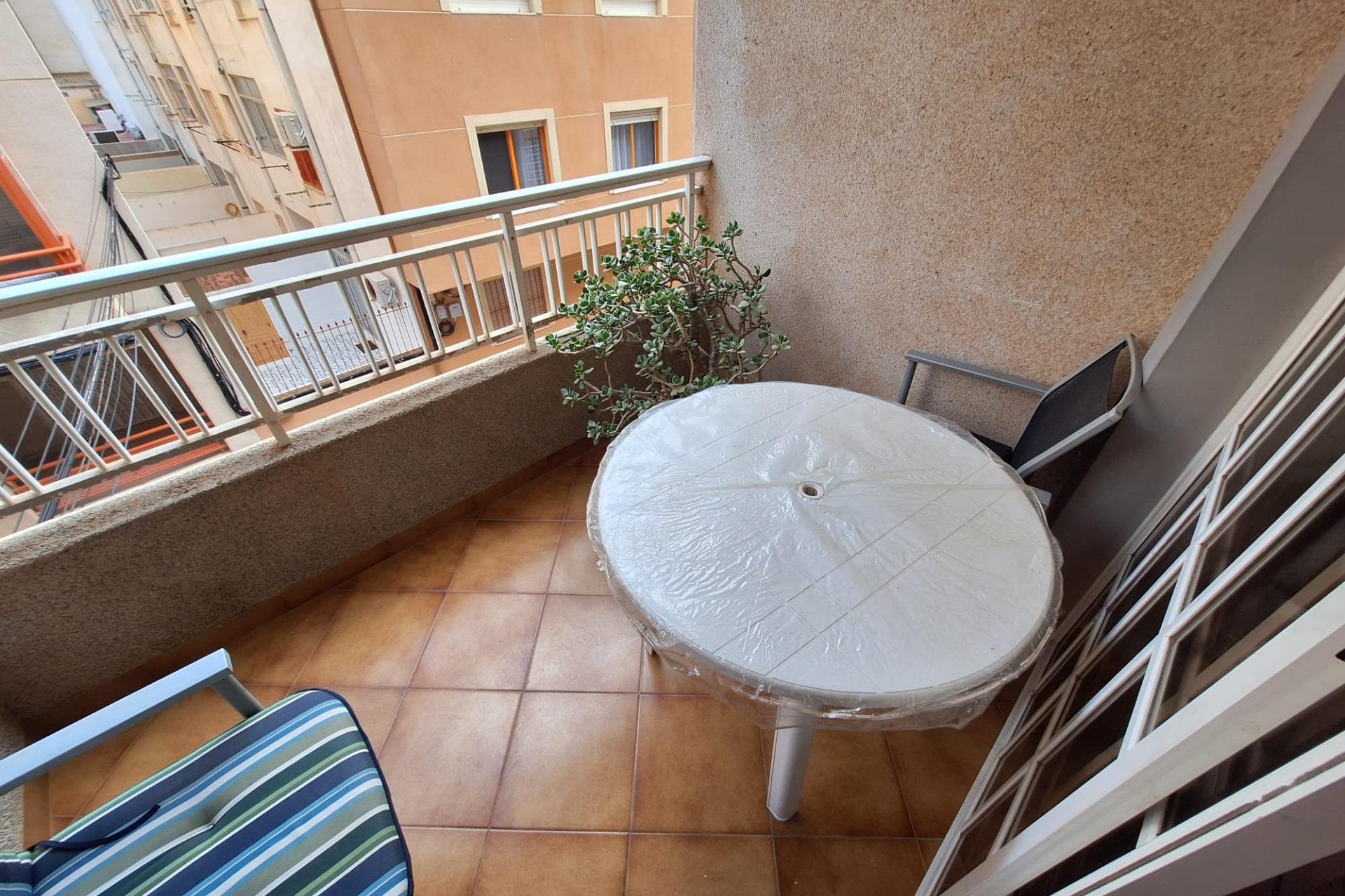 Herverkoop - Appartement -
Torrevieja - Playa de los Locos