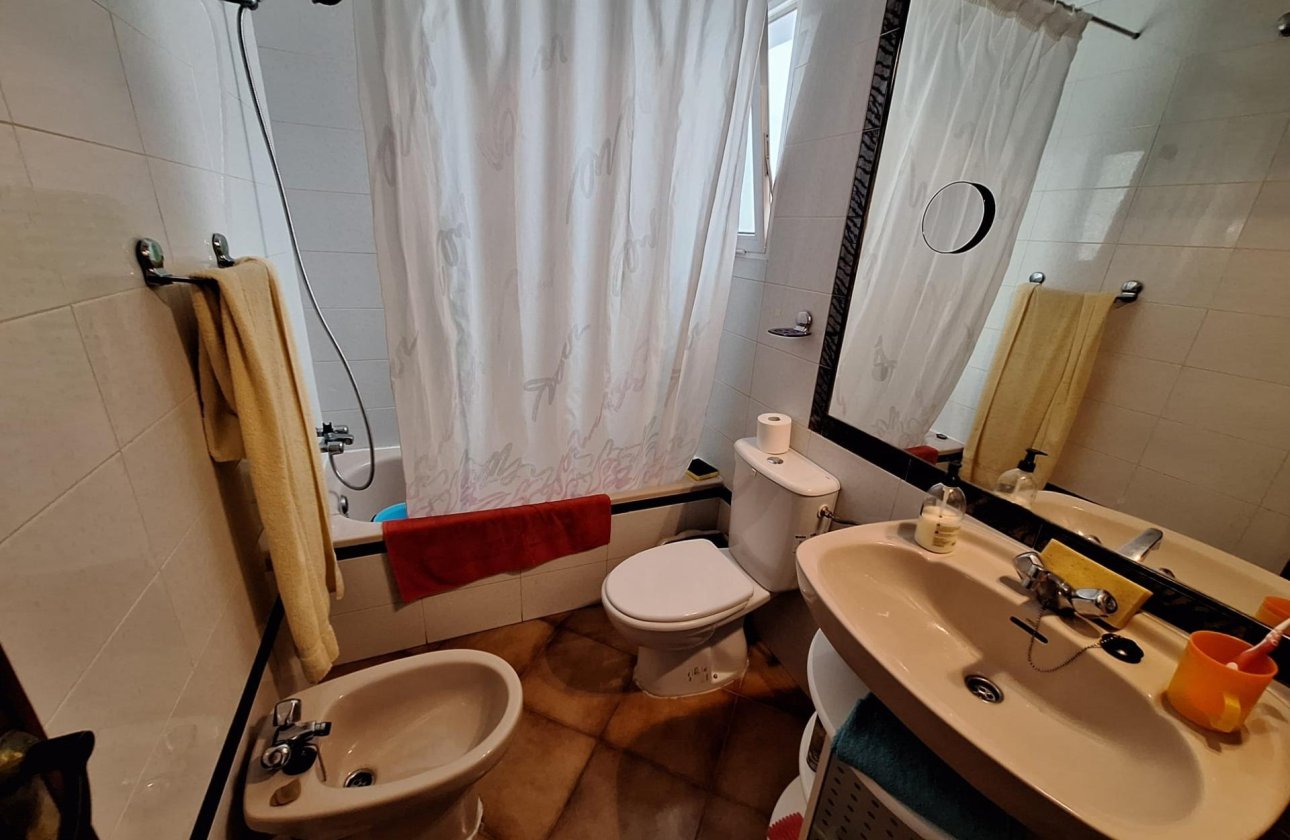 Herverkoop - Appartement -
Torrevieja - Playa de los Locos